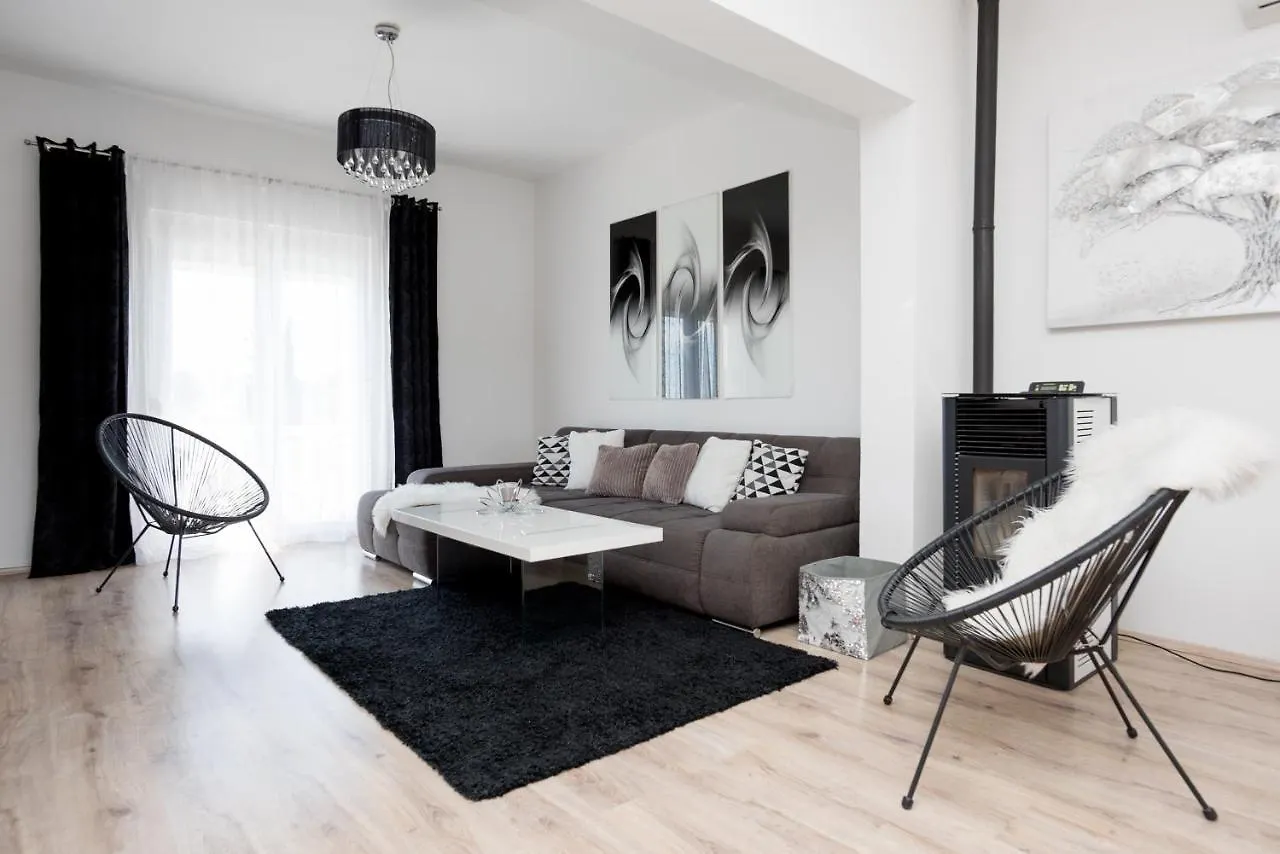 Villa Natura With Private Pool Zadar 0*,