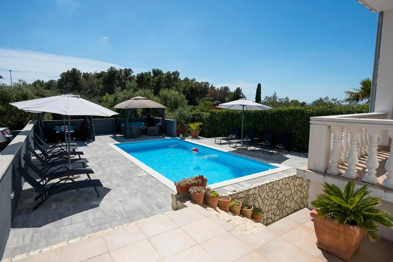 Villa Natura With Private Pool Zadar 0*,