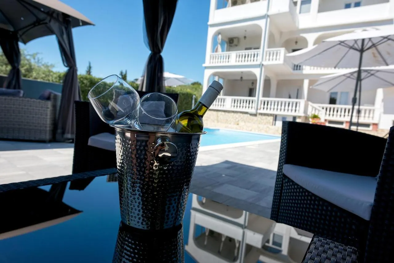 Appartement Villa Natura With Private Pool Zadar