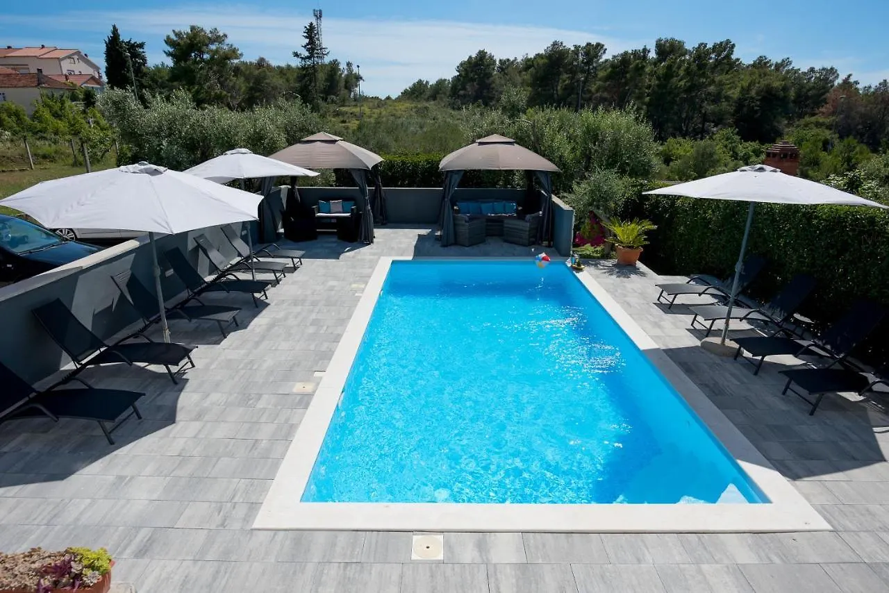 Villa Natura With Private Pool Zadar 0*,
