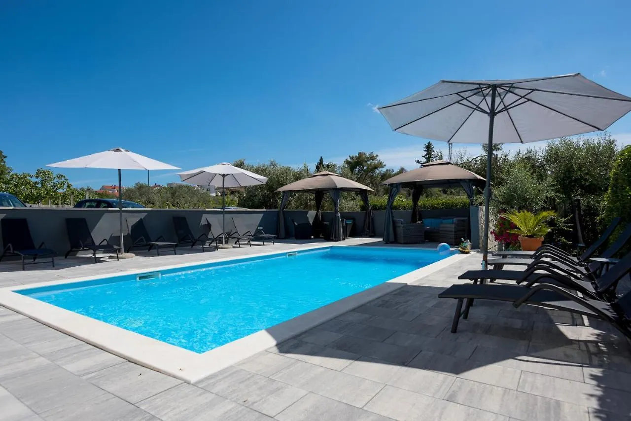Villa Natura With Private Pool Zadar Apartment