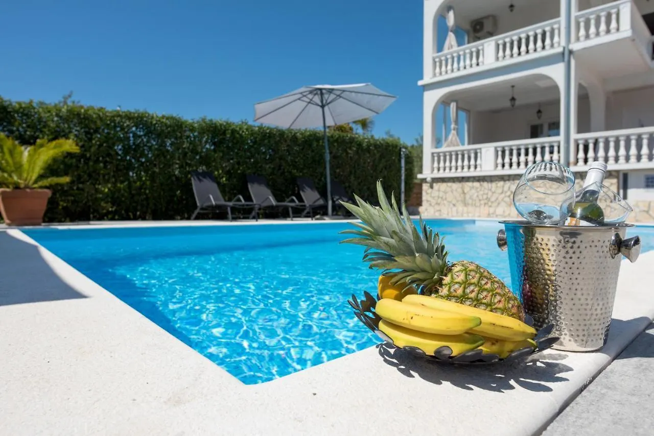 Villa Natura With Private Pool Zadar Apartment